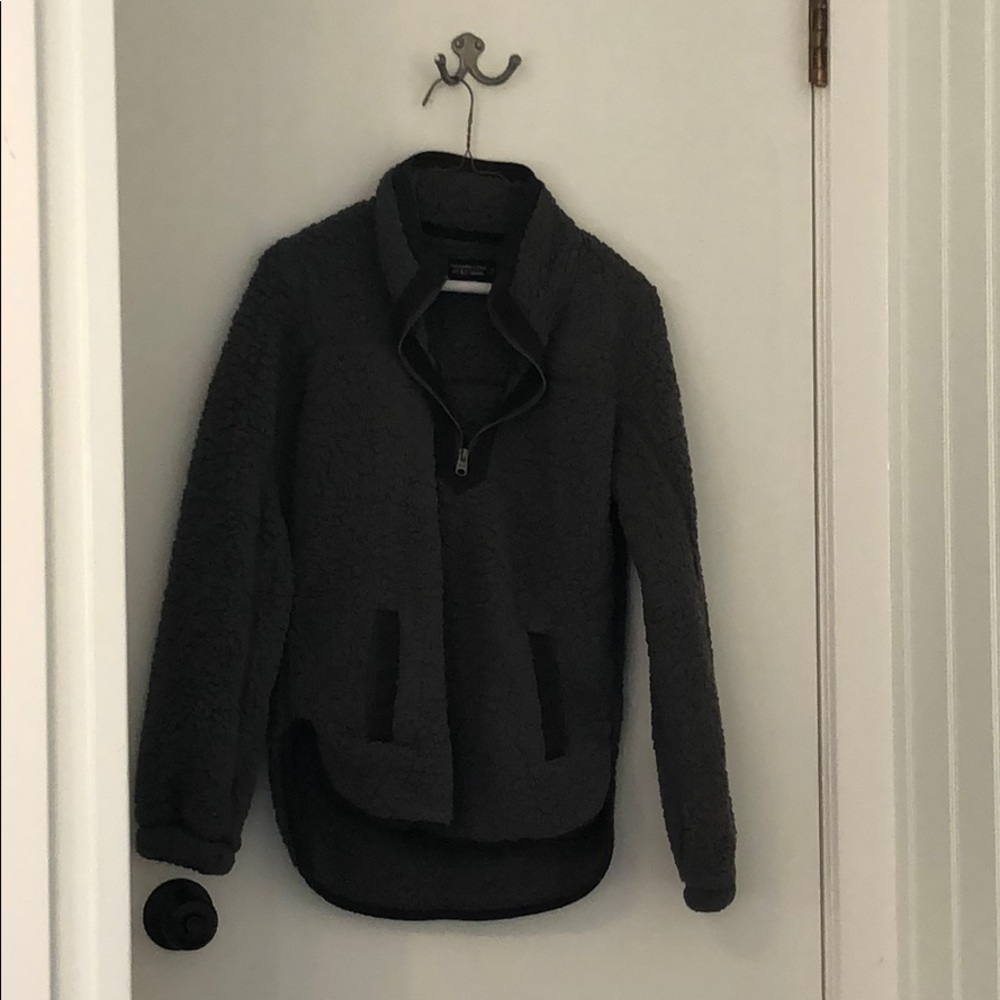 Abercrombie high low Sherpa half zip